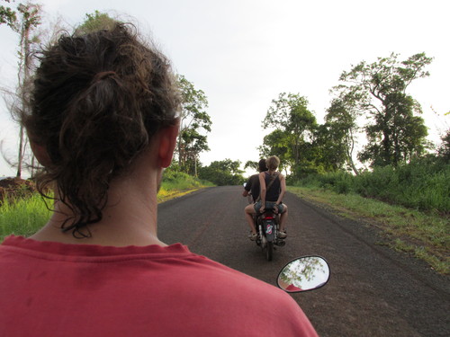 faire de la moto cambodge