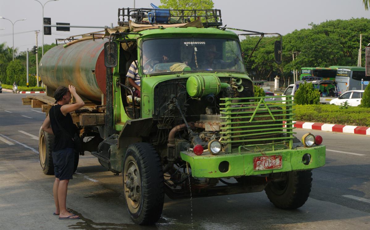 Faire de l'auto-stop en Birmanie