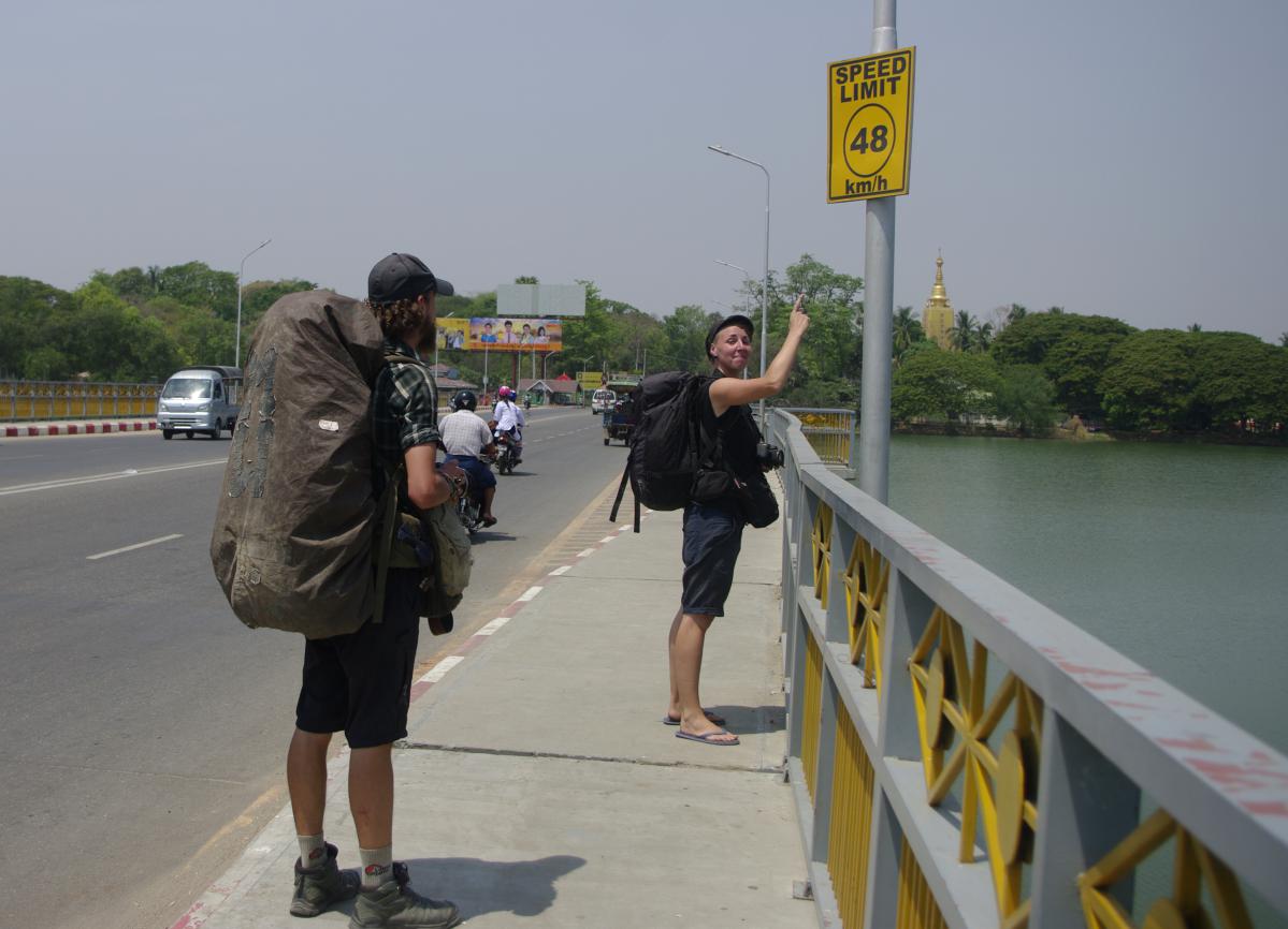 faire de l'autostop au Myanmar