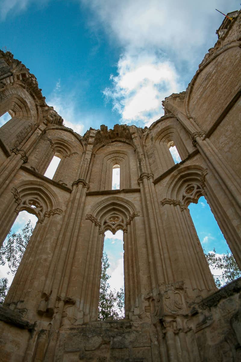 Monastère de San Anton, Espagne | Lire le récit de mon aventure sur le Chemin de Compostelle Espagnol (Camino Frances) : un pèlerinage de 800km, ou les plus beaux jours de ma vie... | Histoires de tongs, le blog voyage passionnément alternatif