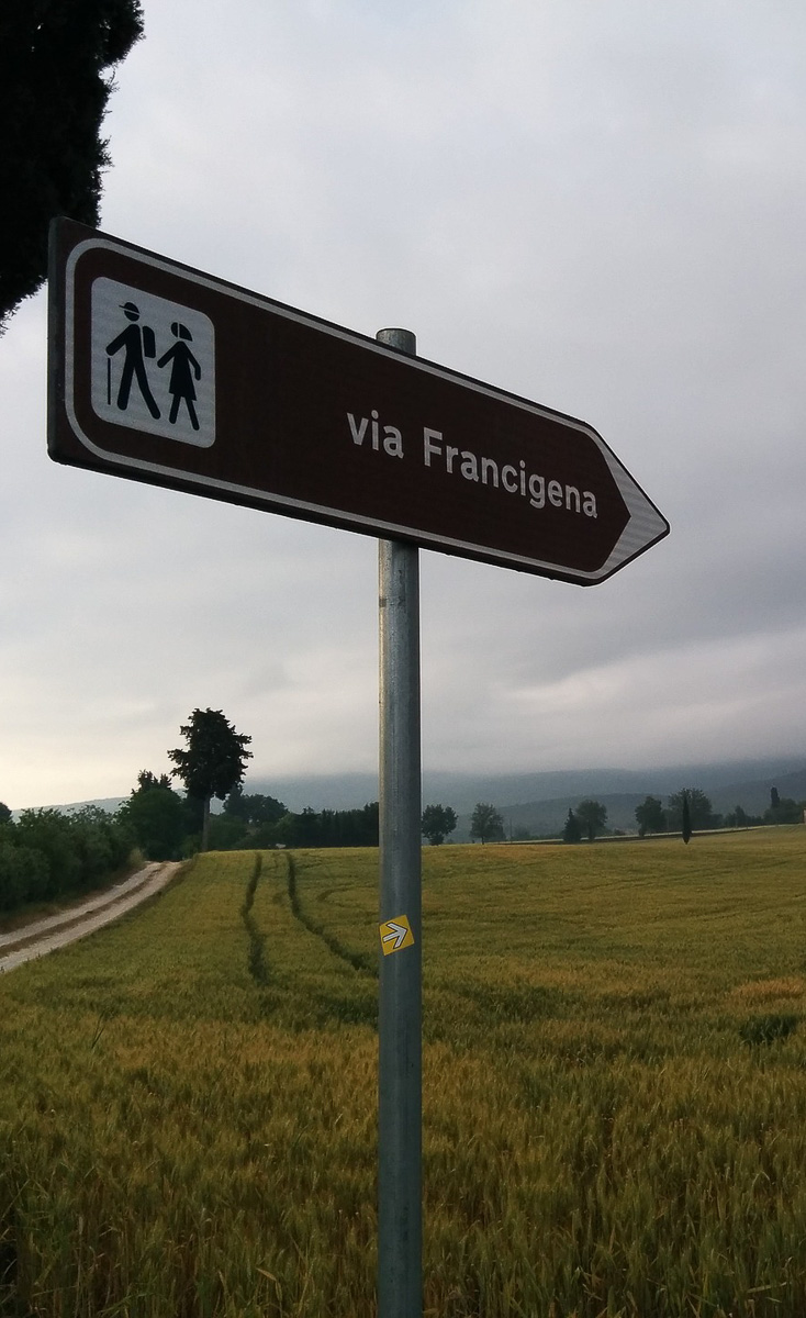 Retour sur mon expérience de pèlerinage sur le chemin de Rome (ou Via Francigena) : 2200km à pied de l'Angleterre à l'Italie, via la France et la Suisse... | Histoires de tongs, le blog voyage passionnément alternatif