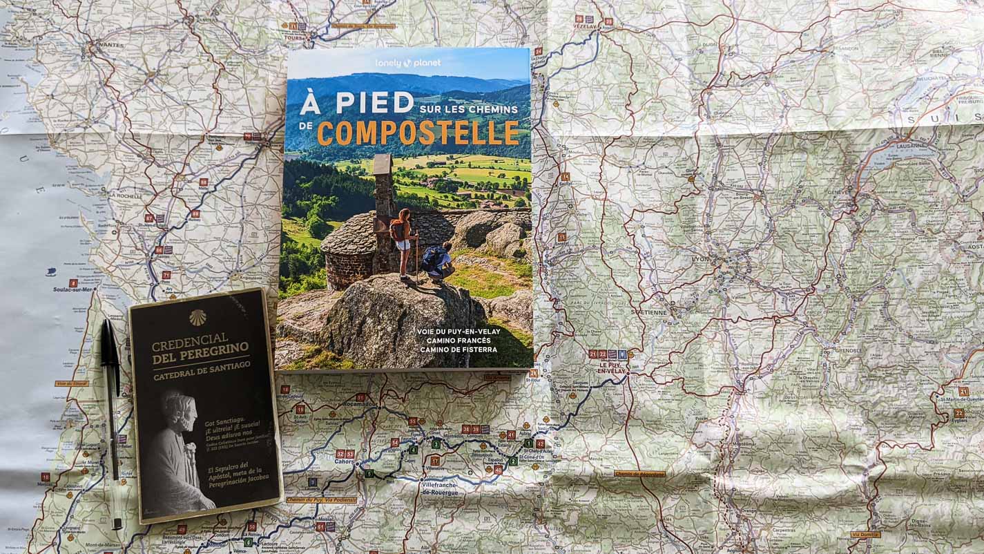 À pied sur les chemins de Compostelle, mon livre publié chez Lonely Planet