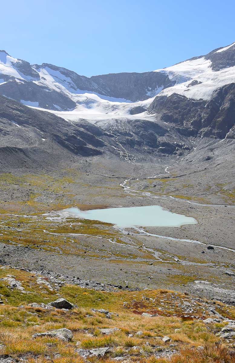 Road trip en Savoie et treks autour des plus beaux lacs: récit de voyage en van aménagé, détail de mon itinéraire de deux semaines, conseils pratiques et infos pour savoir où faire de la randonnée... | Histoires de tongs, le blog voyage passionnément alternatif